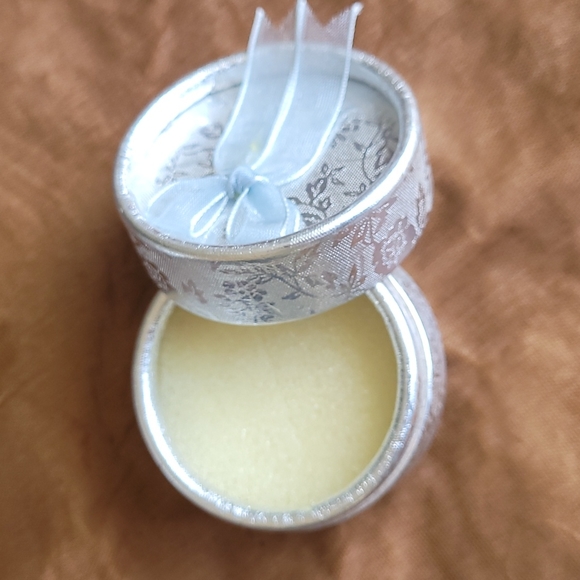 Earrings with box and ribbon - Picture 5 of 5